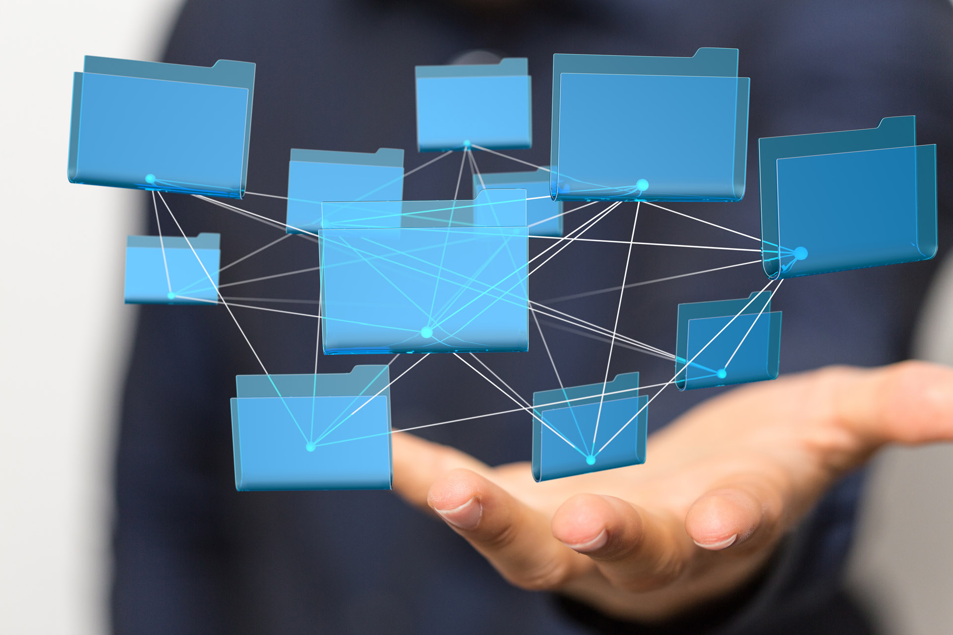 Gestion numérique de fichiers pour Daniel Bousquet à Toulouse avec dossiers connectés sur fond moderne,